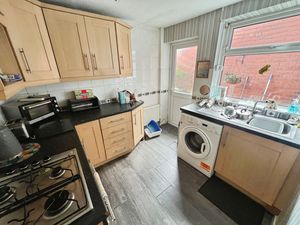 Kitchen- click for photo gallery